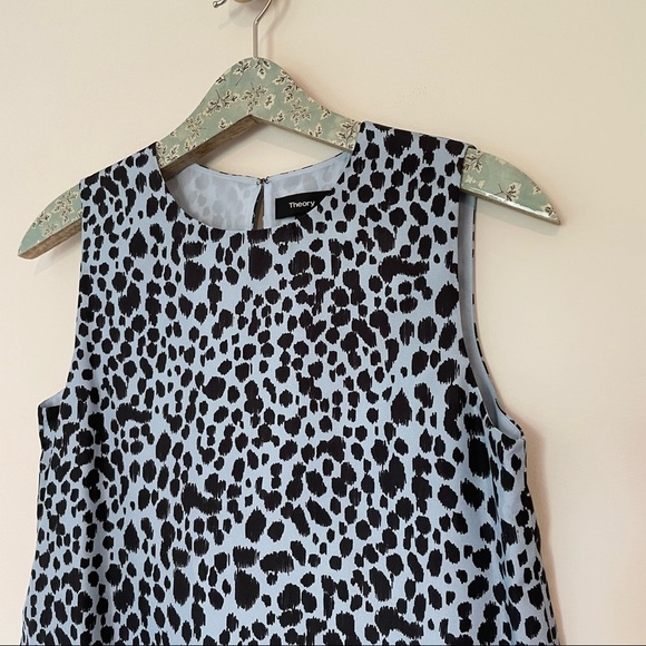 NWT Theory Straight Shell Top Slate Blue Multi Print Silk - Picture 2 of 5